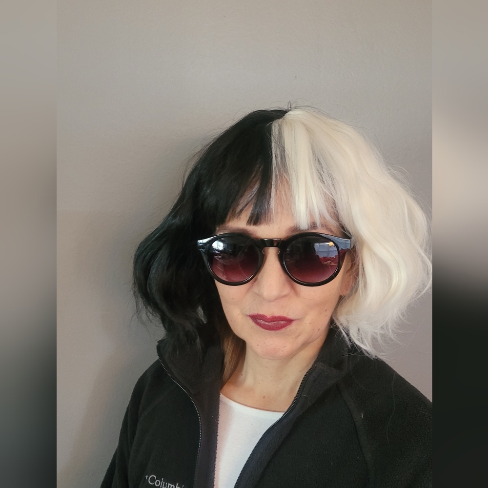 Black and white short wig. Bob black and white wig. Cruella wig